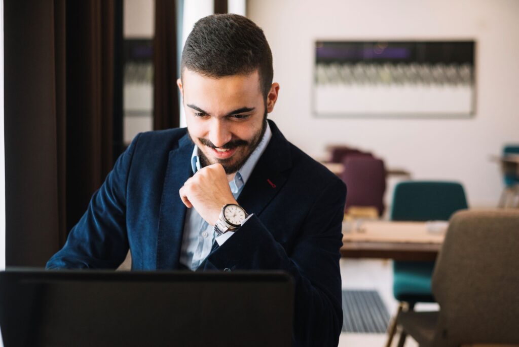 No mundo digital de hoje, a presença online de uma empresa é tão importante quanto sua presença física. Em Brasília, a BP Hub tem se destacado como a agência de tecnologia líder, especializada em transformar a presença digital de empresas locais. Com uma abordagem estratégica e personalizada, a BP Hub ajuda empresas a se destacarem nos marcadores de busca, aumentando sua visibilidade e atraindo mais clientes. Neste artigo, vamos explorar como a BP Hub está revolucionando o cenário digital em Brasília e como sua empresa pode se beneficiar desses serviços.